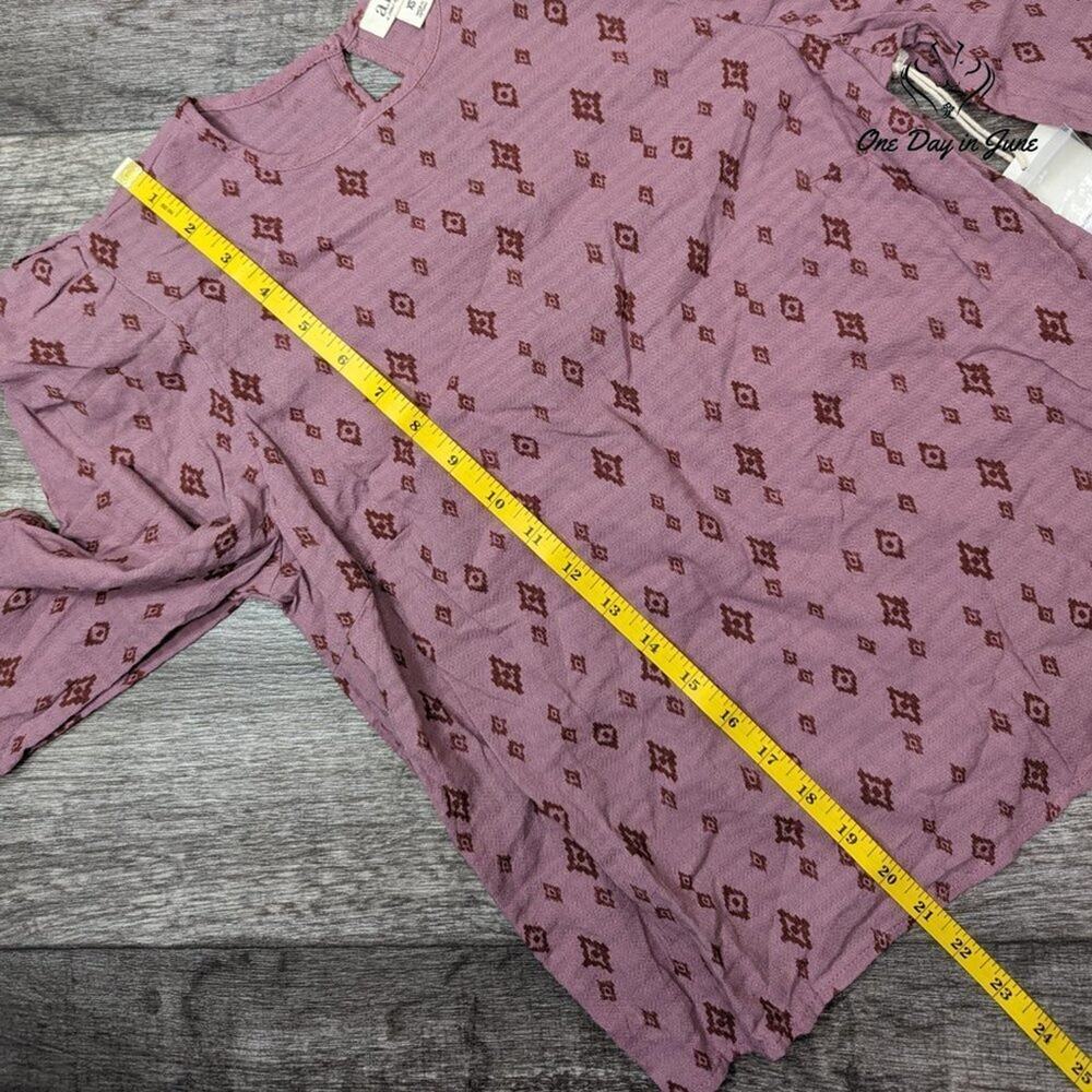 A.n.a Ruffle Shoulder Top Size XS - Picture 4 of 5